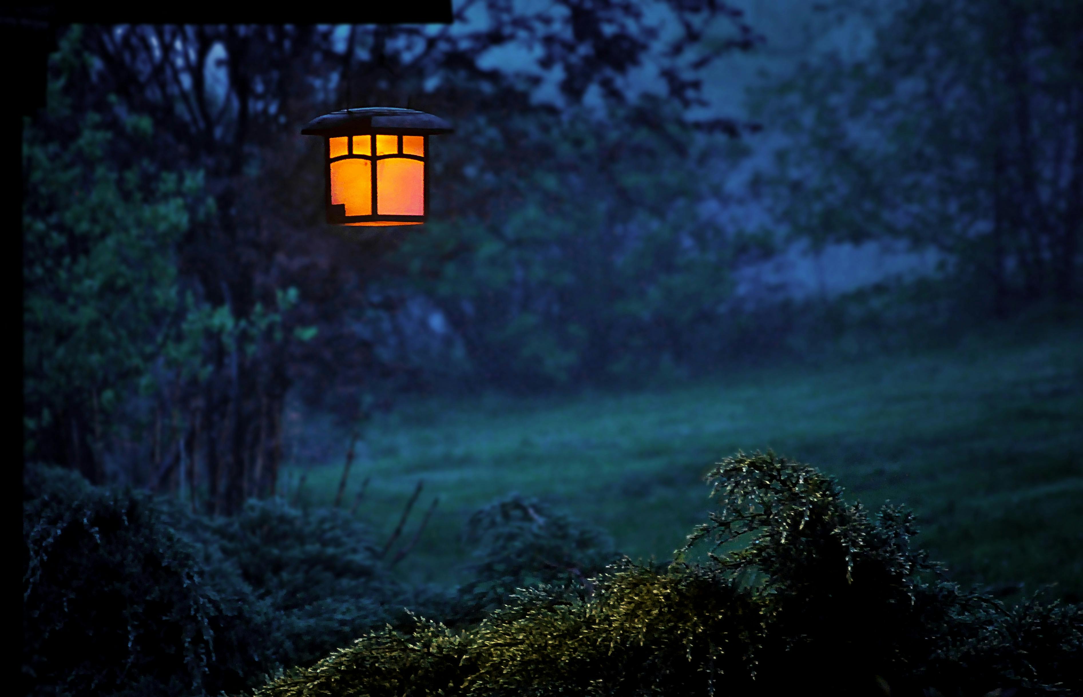 Guiding Lantern light